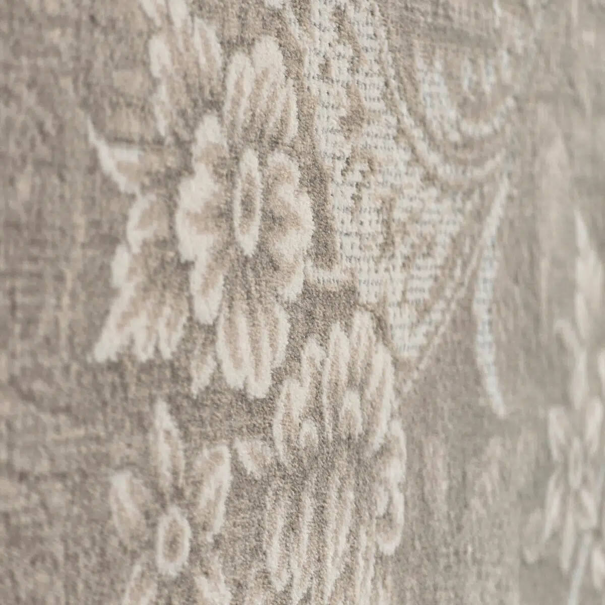 Damascus Heritage Rug – Soft Persian Carpet with Floral Pile