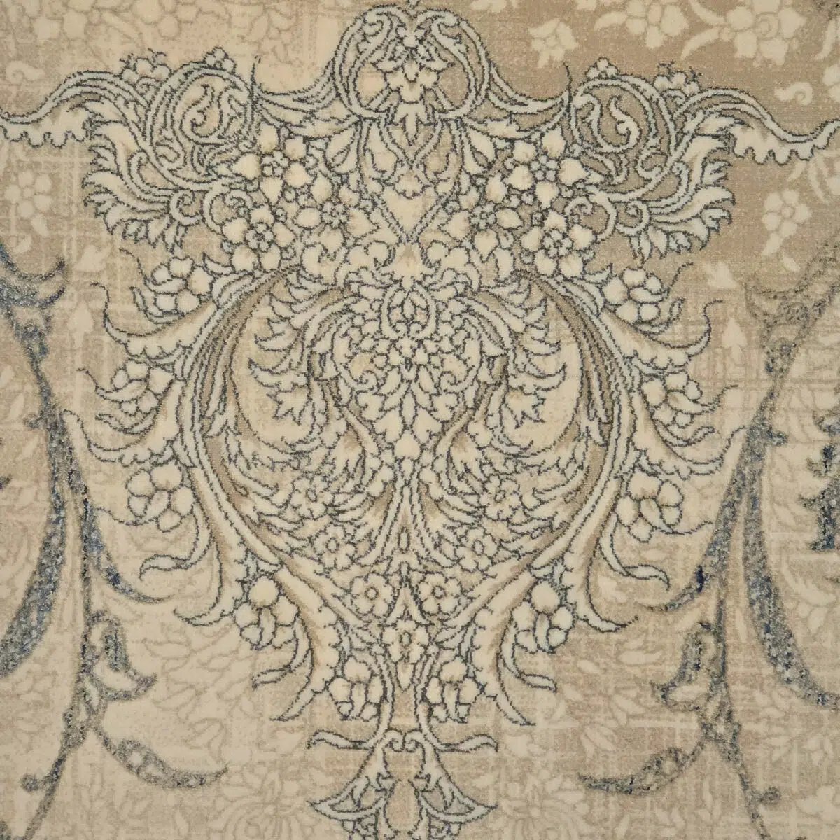Sultan Qaboos Rug – Ornate Floral Motif with Arabic Precision