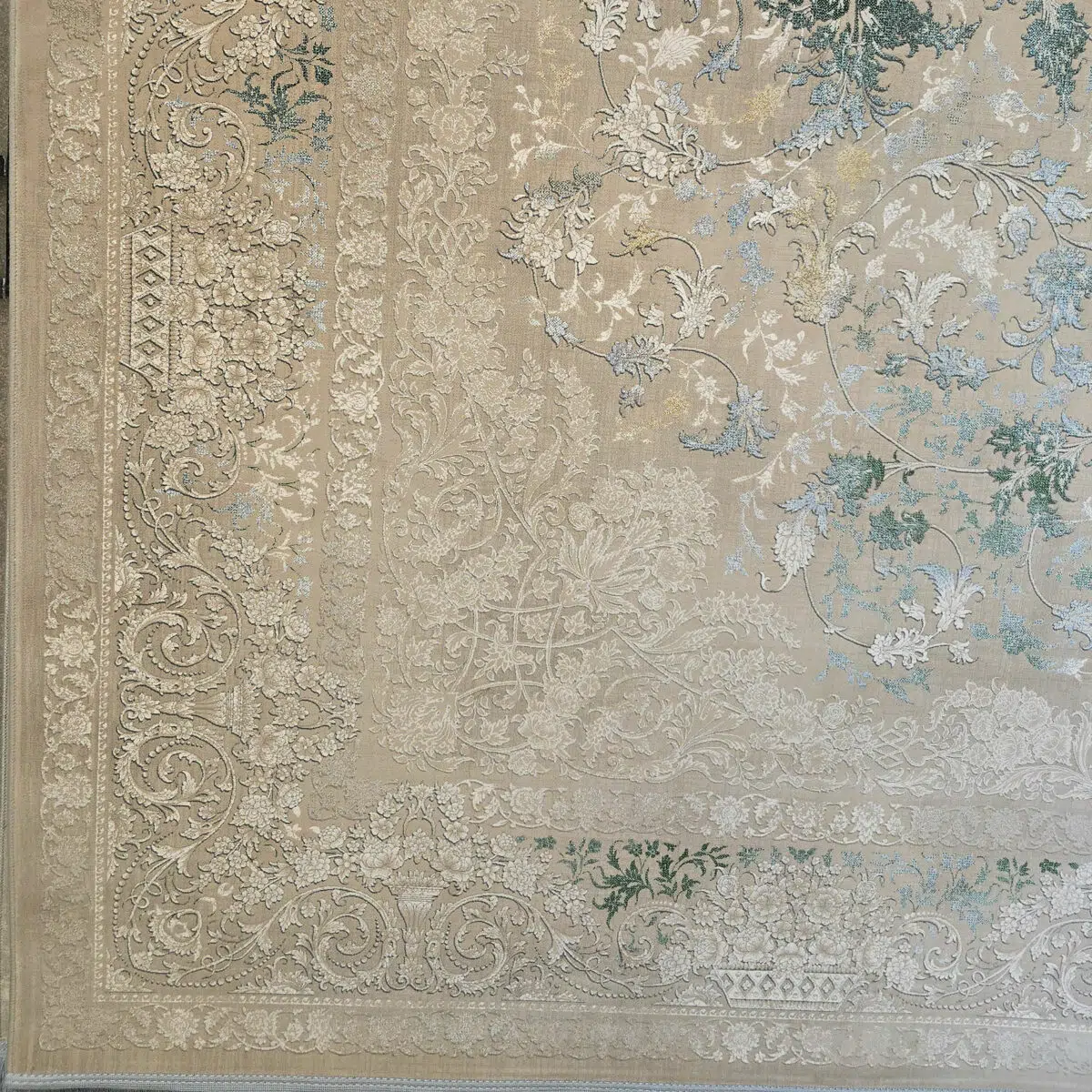 Zamzam Carpet – Luxurious Arabic Rug with Ornate Floral Border