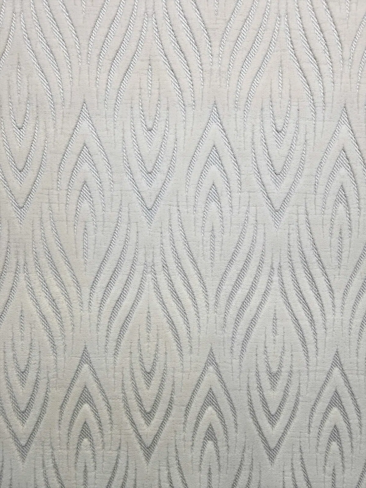 Mid-area of Titan rug showing flowing texture and flame-shaped patterns