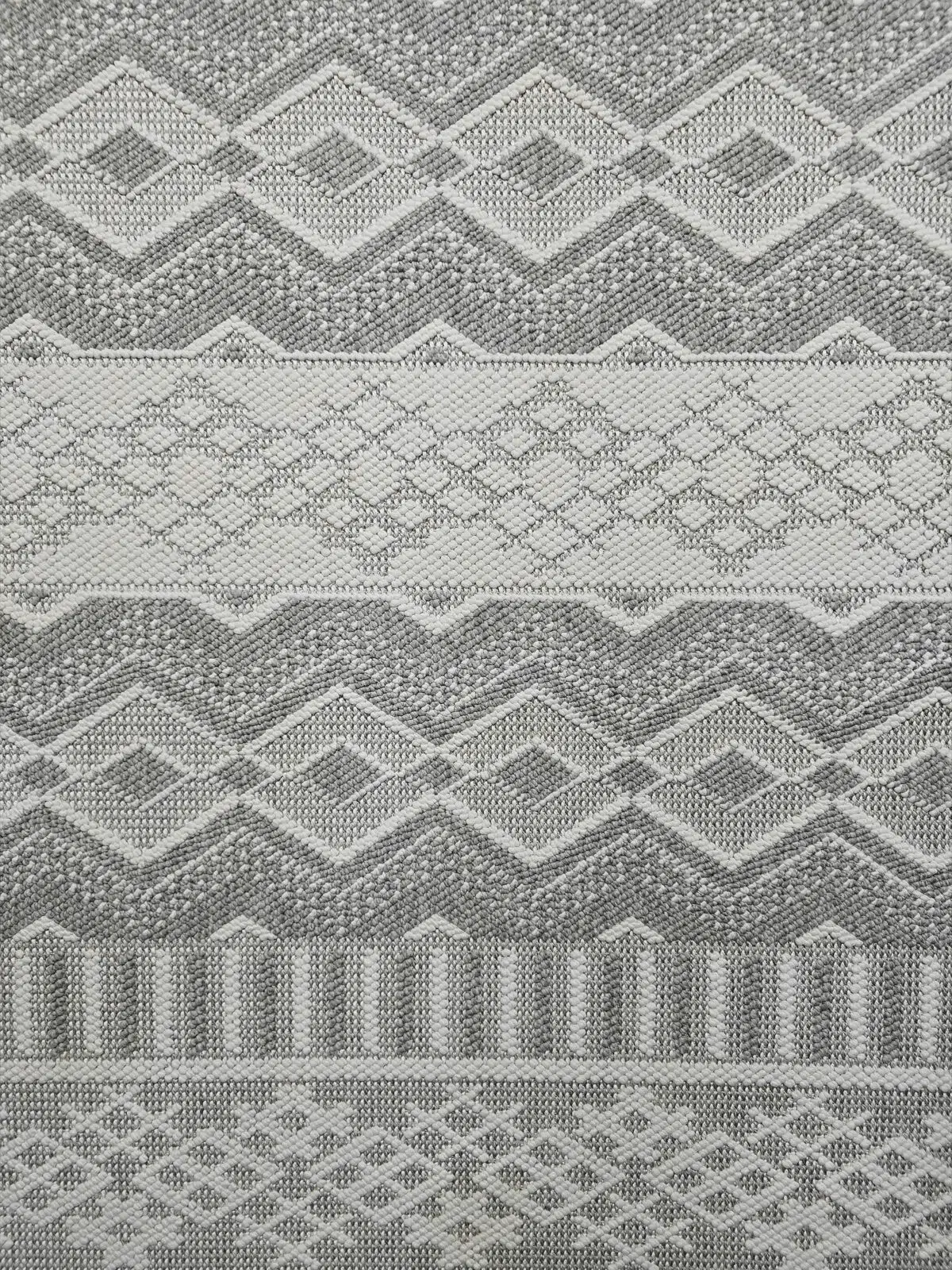 Centered view of Nebulon rug showing balanced pattern layout
